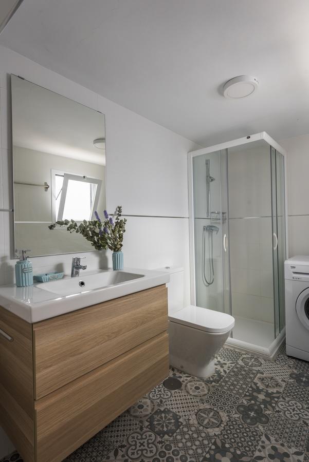 Genteel Home Trinidad Grund Malaga Bagian luar foto